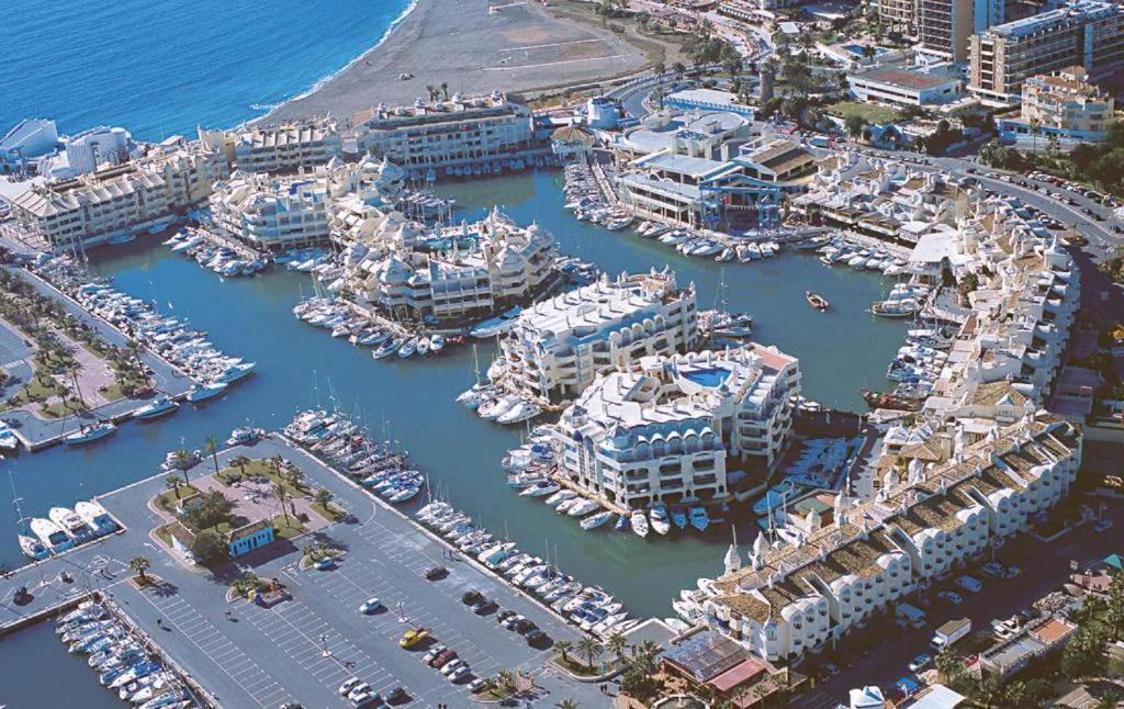 Cozy Corner 2 Bedroom Apartment On New Island Complex In Marina Harbour Benalmádena Exterior foto