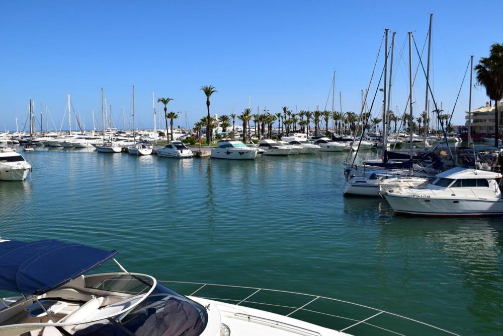 Cozy Corner 2 Bedroom Apartment On New Island Complex In Marina Harbour Benalmádena Exterior foto