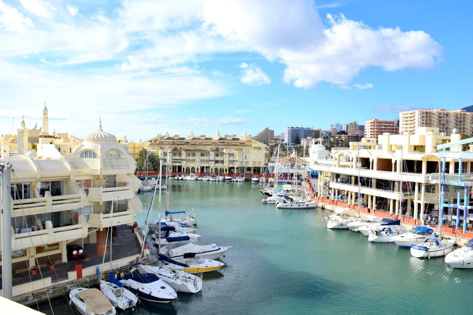 Cozy Corner 2 Bedroom Apartment On New Island Complex In Marina Harbour Benalmádena Exterior foto