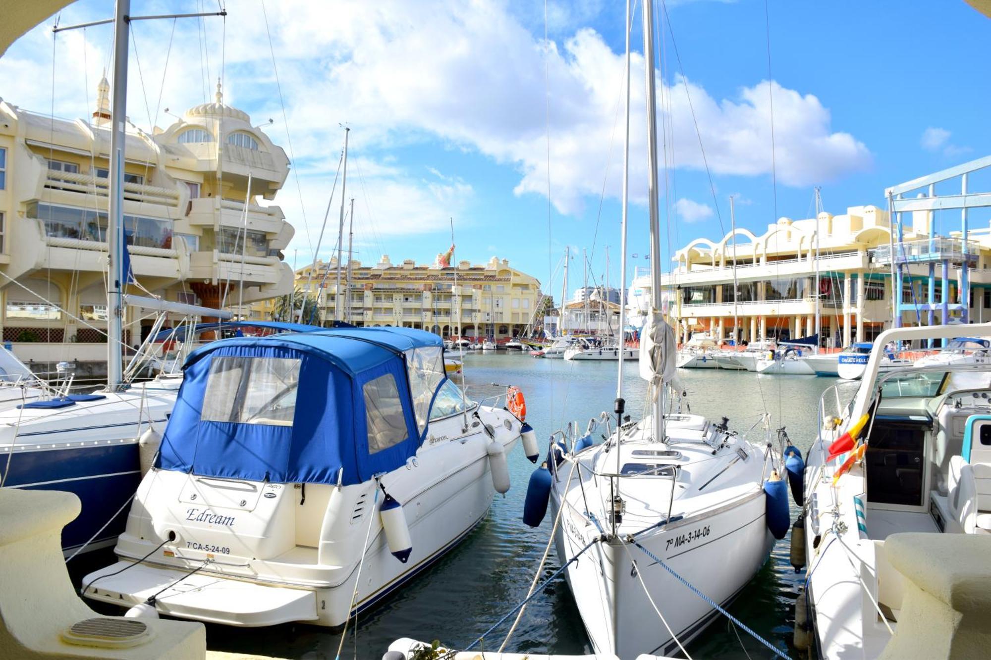 Cozy Corner 2 Bedroom Apartment On New Island Complex In Marina Harbour Benalmádena Exterior foto