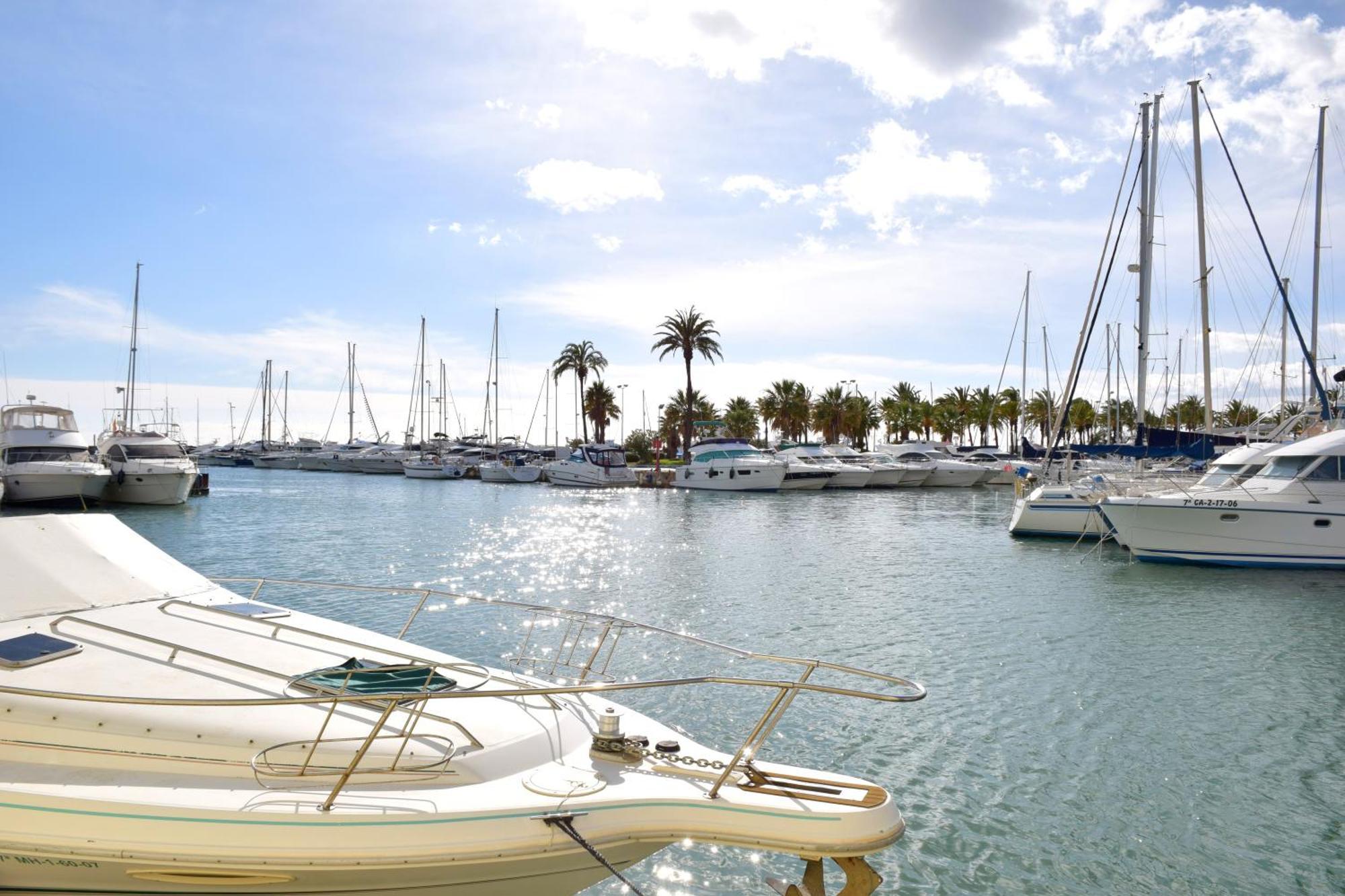 Cozy Corner 2 Bedroom Apartment On New Island Complex In Marina Harbour Benalmádena Exterior foto
