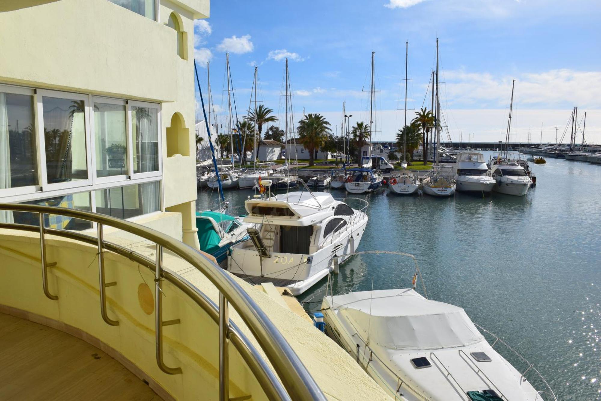 Cozy Corner 2 Bedroom Apartment On New Island Complex In Marina Harbour Benalmádena Exterior foto